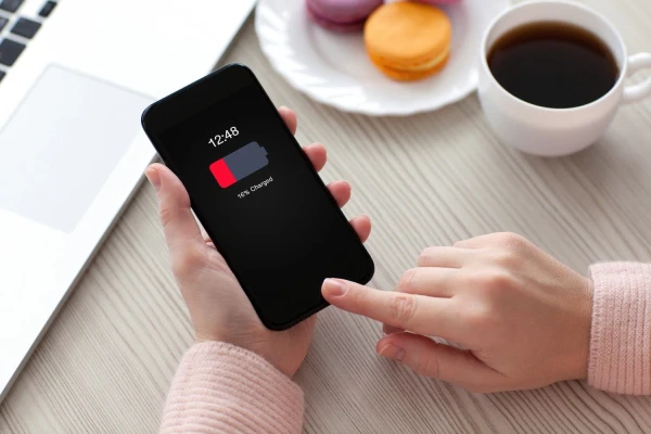 Изображение к статье: Как мы сами уменьшаем срок службы своих смартфонов