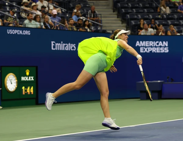 Изображение к статье: Остапенко в третьем круге «Ролан Гаррос» сыграет с Рыбакиной