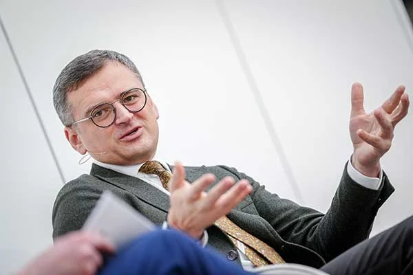 Изображение к статье: Экс-министр шокирует откровенными высказываниями.