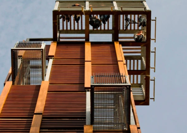 Изображение к статье: Это было самоубийство: подробности падения молодого человека с вышки в Юрмале