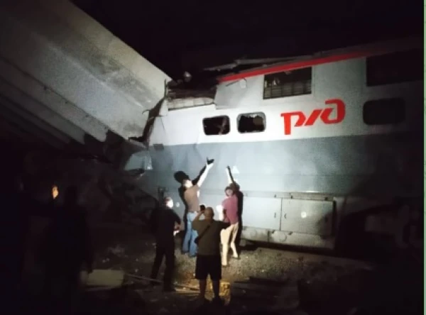 Изображение к статье: Разбор взорванных вагонов в Брянской области.