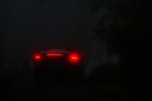 Изображение к статье: В Латгале человек выпал из машины — водитель скрылся