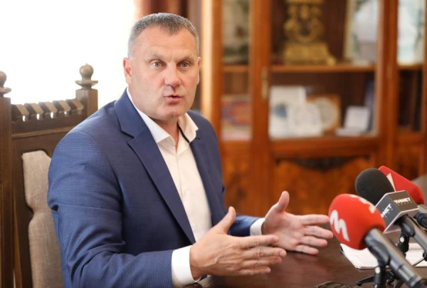 Изображение к статье: Пленум Верховного суда не нашел оснований для увольнения генпрокурора Стуканса