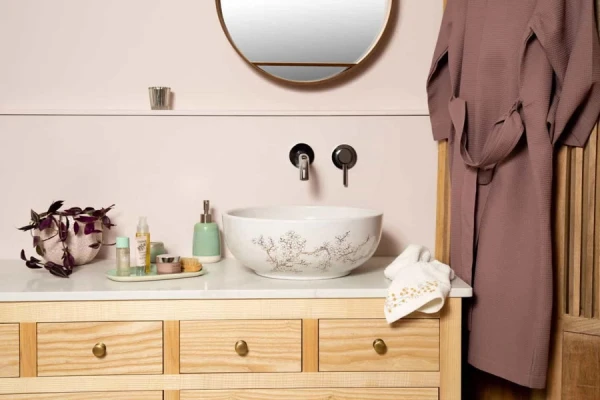 Изображение к статье: Дизайнерские ошибки, которые способны усложнить уборку ванной комнаты и сделать ее менее удобной