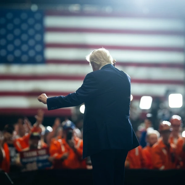 Изображение к статье: Трамп запретил въезд в США гражданам 12 стран