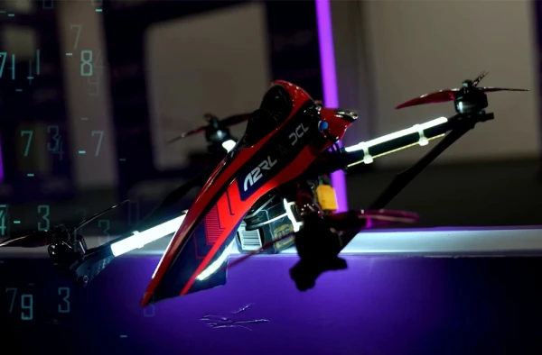 Изображение к статье: ИИ впервые превзошёл человека в гонке дронов