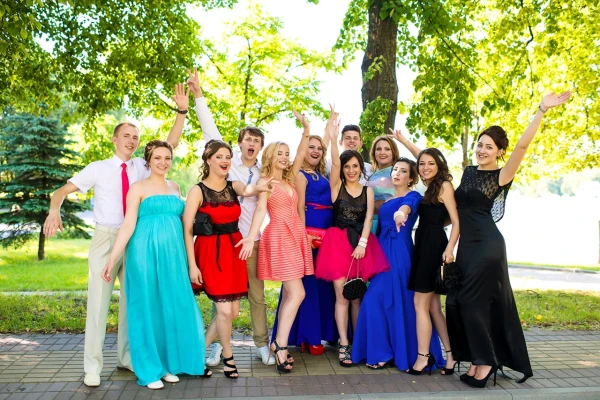 Изображение к статье: Что выбрать для выпускного в 2025 году: бохо или стиль вестерн?