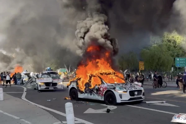 Трамп отправил в Лос-Анджелес морпехов и больше нацгвардии