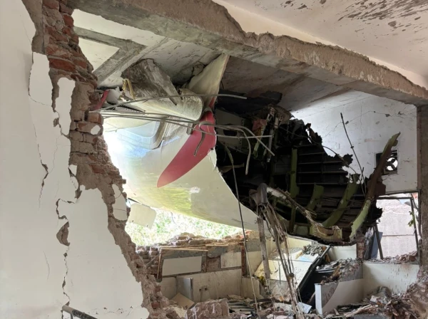 В Индии самолет рухнул на дома: на борту было более 240 пассажиров