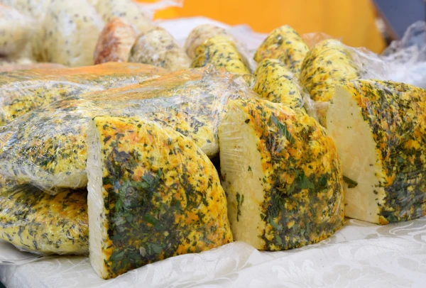 Изображение к статье: Янов сыр исчезает с прилавков: ручной труд и высокая цена отпугивают магазины