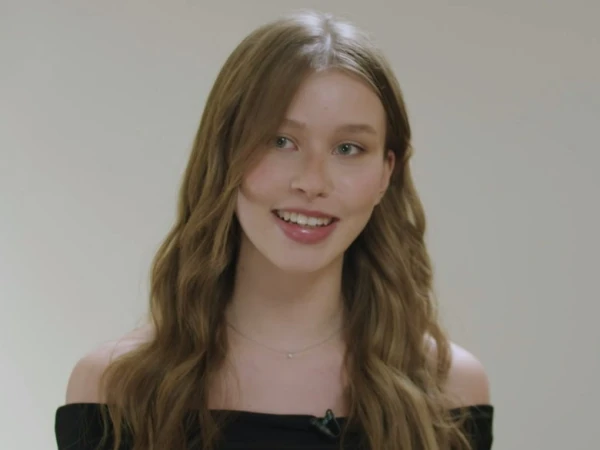 Изображение к статье: Аня моментально сделалась суперзвездой.