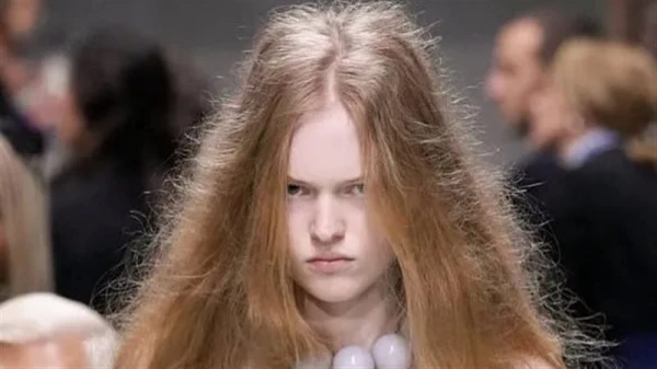 Изображение к статье: Встала с кровати и пошла: как «депрессивная укладка» стала новым бьюти-трендом