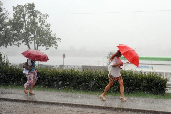 Изображение к статье: Грозы и порывистый ветер: в Латвии и Риге днём будет неспокойно