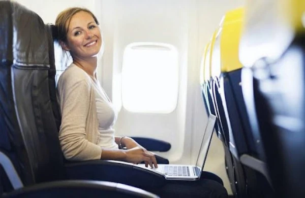 Изображение к статье: От подушки до зубной щётки: стюардесса назвала 14 вещей, которые надо всегда брать с собой в самолет