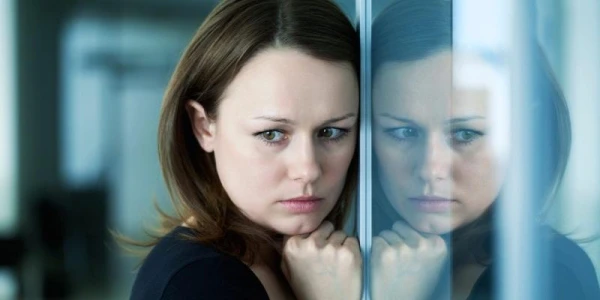 Изображение к статье: В союзе с неуверенностью: 6 вещей, которые ты терпишь из-за низкой самооценки