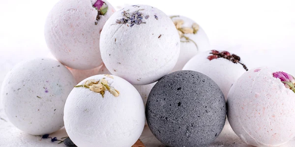 Изображение к статье: Пенная вечеринка: могут ли бомбочки и пена для ванны навредить здоровью