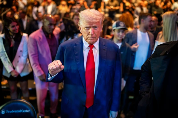 Изображение к статье: Трамп инициировал массовые увольнения сотрудников «Голоса Америки»