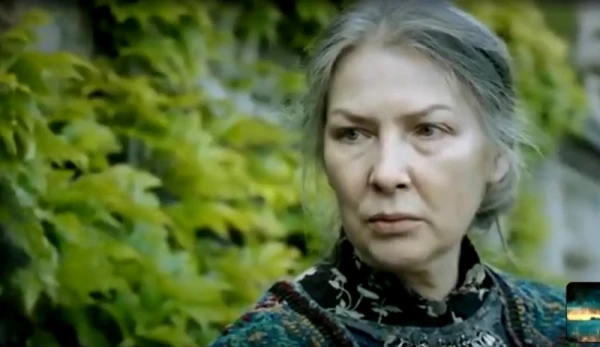 Изображение к статье: Даже сейчас можно сказать, что это женщина со следами былой красоты.