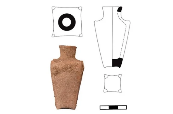 Изображение к статье: Исследователи считают, что в сосудике был кайал – подводка или тени для глаз.