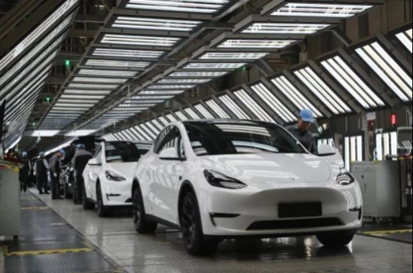 Изображение к статье: Роботакси Tesla заинтересовались власти