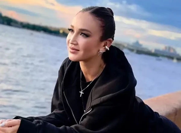 Изображение к статье: Оленька - чудо, как хороша.