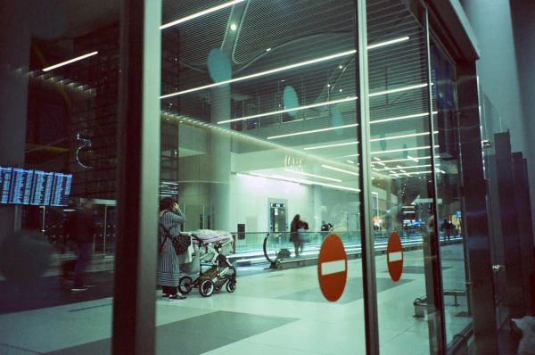 Изображение к статье: Трое граждан Латвии, находившиеся в Иране, покинули страну