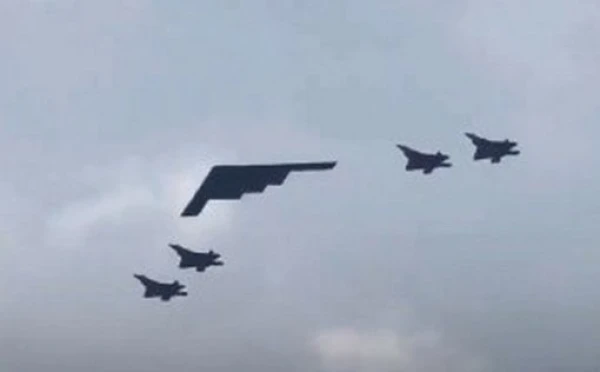 Изображение к статье: Один из принимавших участие в иранской операции B-2 совершил вынужденную посадку