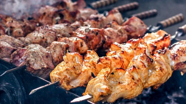 Изображение к статье: Можно ли не мыть шампуры, а просто прокаливать на огне?