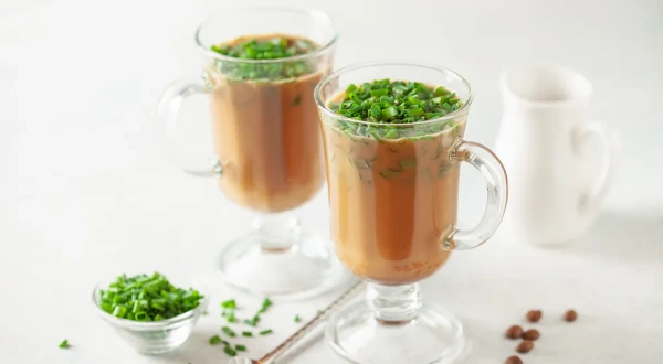 Изображение к статье: Вкусно ли? В Китае придумали пить кофе с луком и перцем