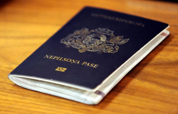 Изображение к статье: Неграждан выгнали еще из одного госучреждения. У них нету высоких стандартов профессионализма и этики