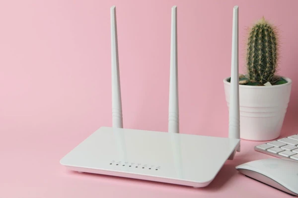 Изображение к статье: Чтобы интернет был стабильным: не ставьте рядом с роутером эти 7 предметов