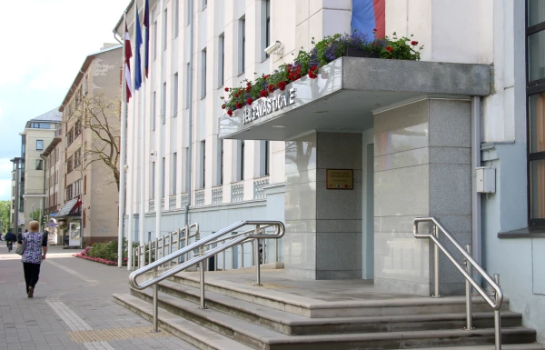 Изображение к статье: Спасибо, что живой - в Елгаве сместили с поста мэра «политического аксакала»