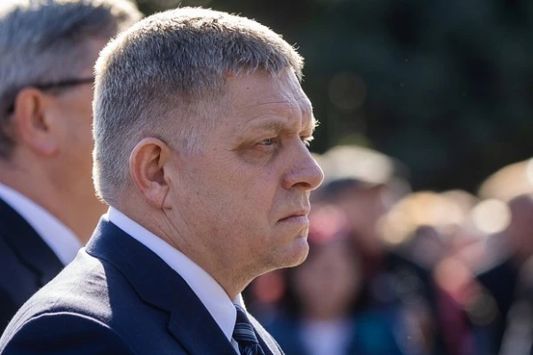 Изображение к статье: Фицо пригрозил заблокировать новые санкции ЕС против России