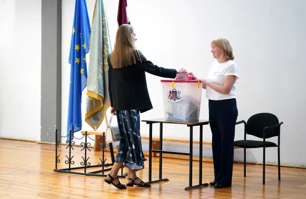 Изображение к статье: Решения об использовании ИТ-технологий на выборах в Сейм обещают принять до октября