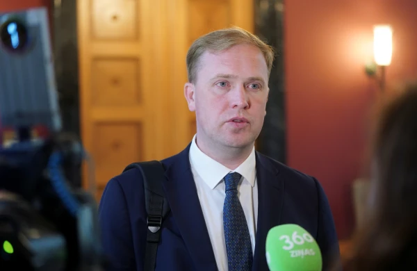 Изображение к статье: «Эти продукты быстро раскупают!» Министр обещает и дальше пристально следить за торговыми центрами