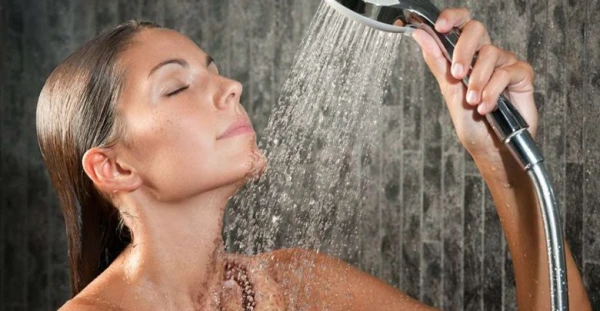 Изображение к статье: 4 ежедневные привычки, которые вредят коже и вызывают акне: проверьте себя