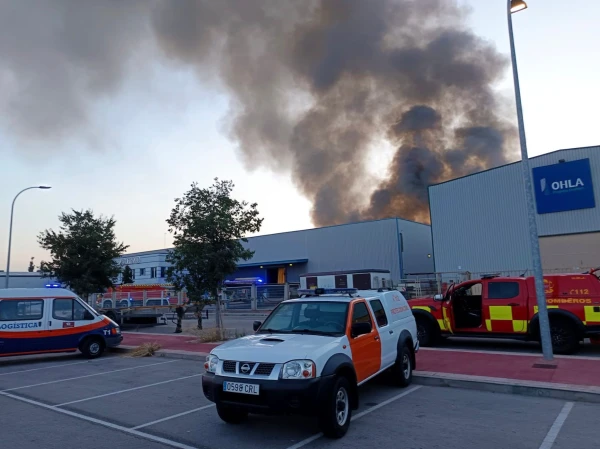 В Испании образовалось токсичное облако после взрывов на заводе по переработке аккумуляторов