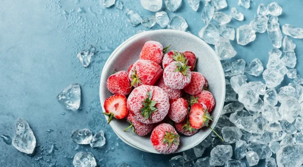 Изображение к статье: Как заморозить клубнику целиком? Эксперты напомнили ключевые правила