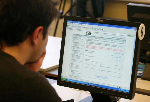 Изображение к статье: «Каждое письмо от CSDD — как маленький инфаркт». Латвийцы пережили коллективную панику