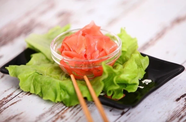 Изображение к статье: Есть ли польза от маринованного имбиря?