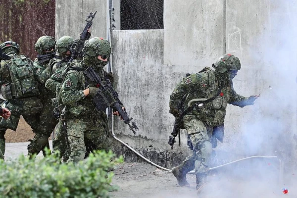 Изображение к статье: Учения во втором городе острова - Каосюне.