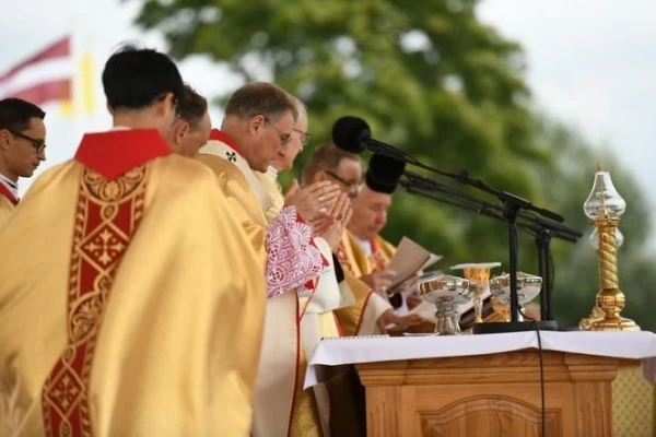 Изображение к статье: Скандал с ксендзами: МИД Польши направил Ватикану протест за «позорные и недопустимые» проповеди