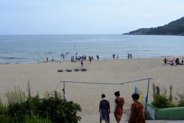 Изображение к статье: Чужие здесь не ходят.