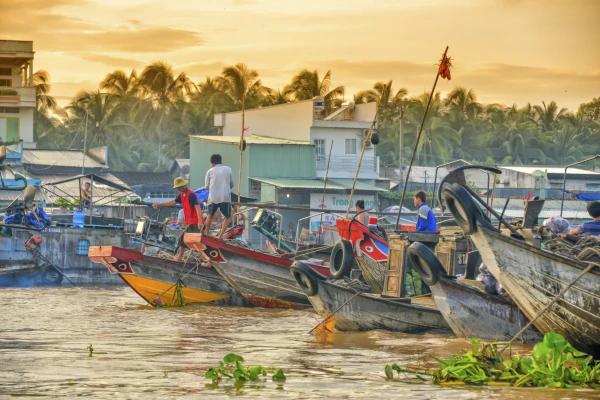 Изображение к статье: Трагедия в бухте Халонг во Вьетнаме: более 30 человек погибли при кораблекрушении