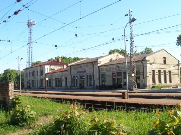 Изображение к статье: «Станция конечная»: LDz сдает в аренду свои станции пиццериям,  ресторанам, гостиницам