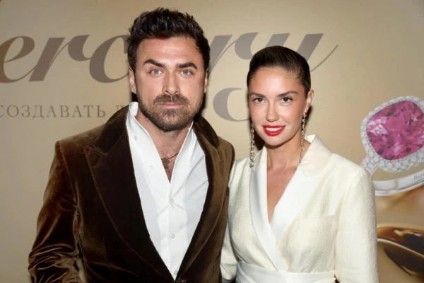 Изображение к статье: Агата Муцениеце и Петр Дранга узнали пол будущего малыша