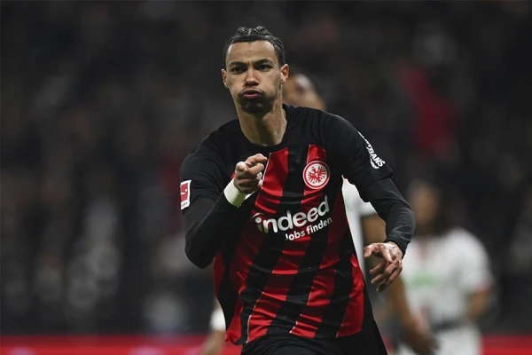 Изображение к статье: Нападающий «Айнтрахта» перейдет в «Ливерпуль»