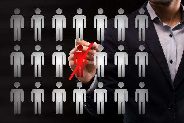 Изображение к статье: Сокращать зарплаты и/или людей? Правительство Силини ищет на чем бы еще сэкономить