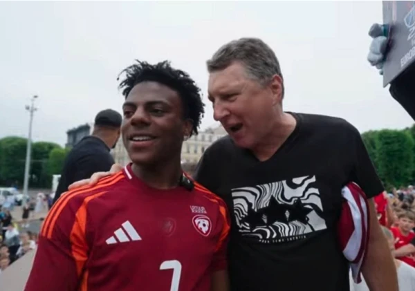 Изображение к статье: «Ты в Россию?!» Латвия пригрозила лишить денег собравшегося в Москву блогера из США