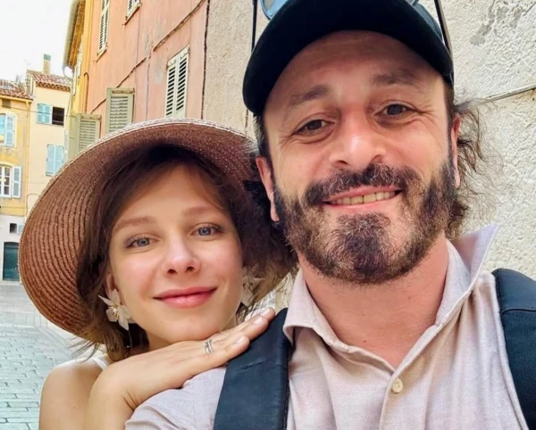 Изображение к статье: «Круто повезло!»: Лиза Арзамасова показала крестного отца  своей дочери Лии